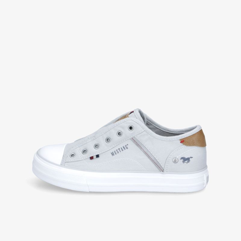 Moderner weißer Sneaker mit stilvollen Details und rutschfester Sohle für maximalen Komfort.