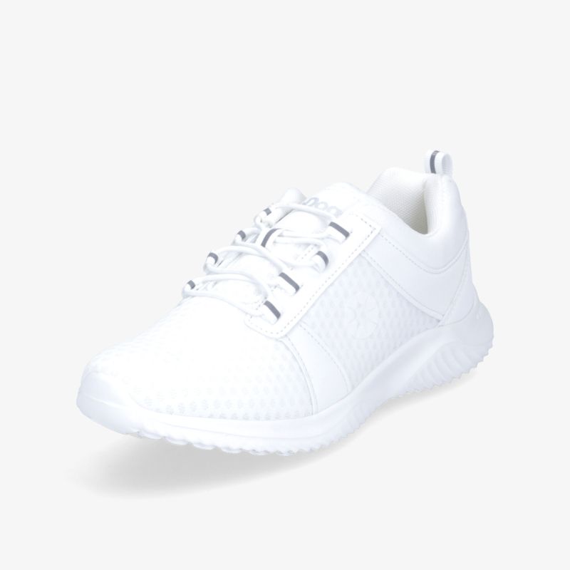 Weißer leichter Sneaker mit atmungsaktivem Material und flexibler Sohle, schräg von vorne dargestellt