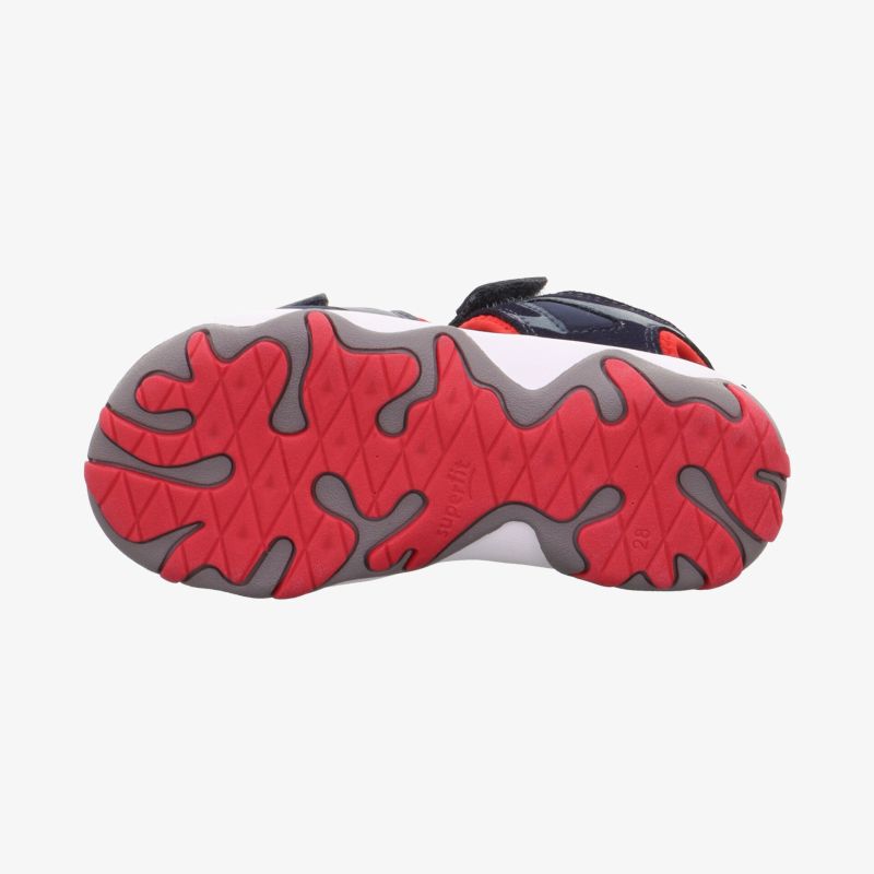 Robuste Sohle mit rot-grauem Muster bietet optimalen Grip für sportliche Aktivitäten