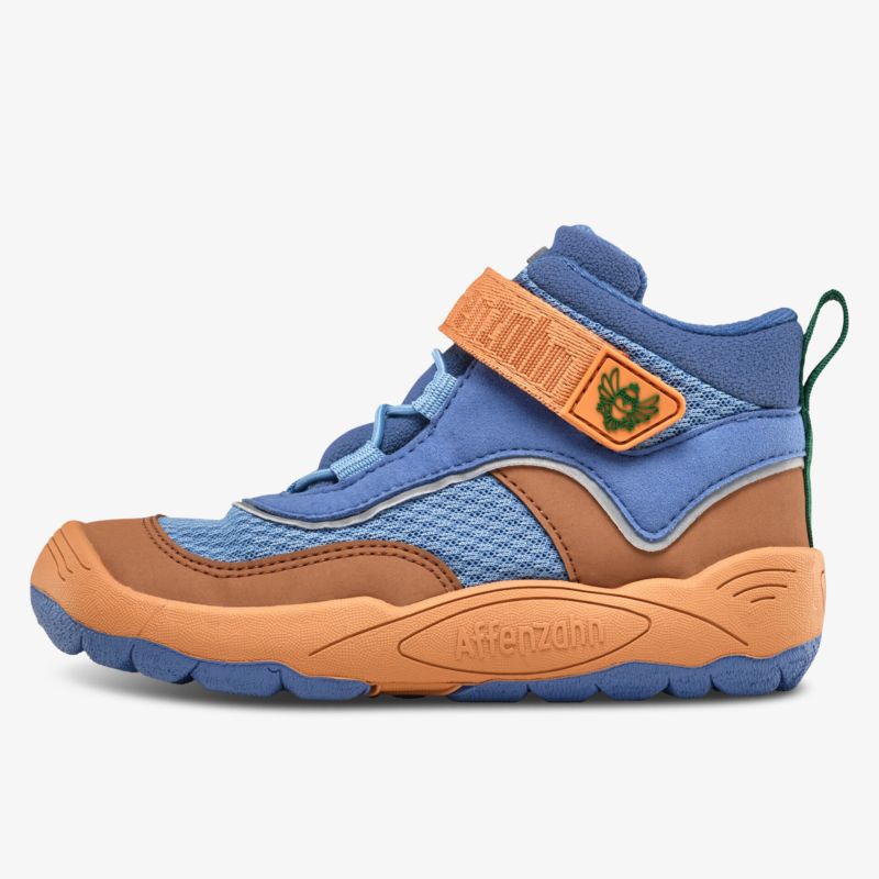 Sportlicher robust gebauter Schuh mit atmungsaktivem Material und rutschfester Sohle für optimalen Halt