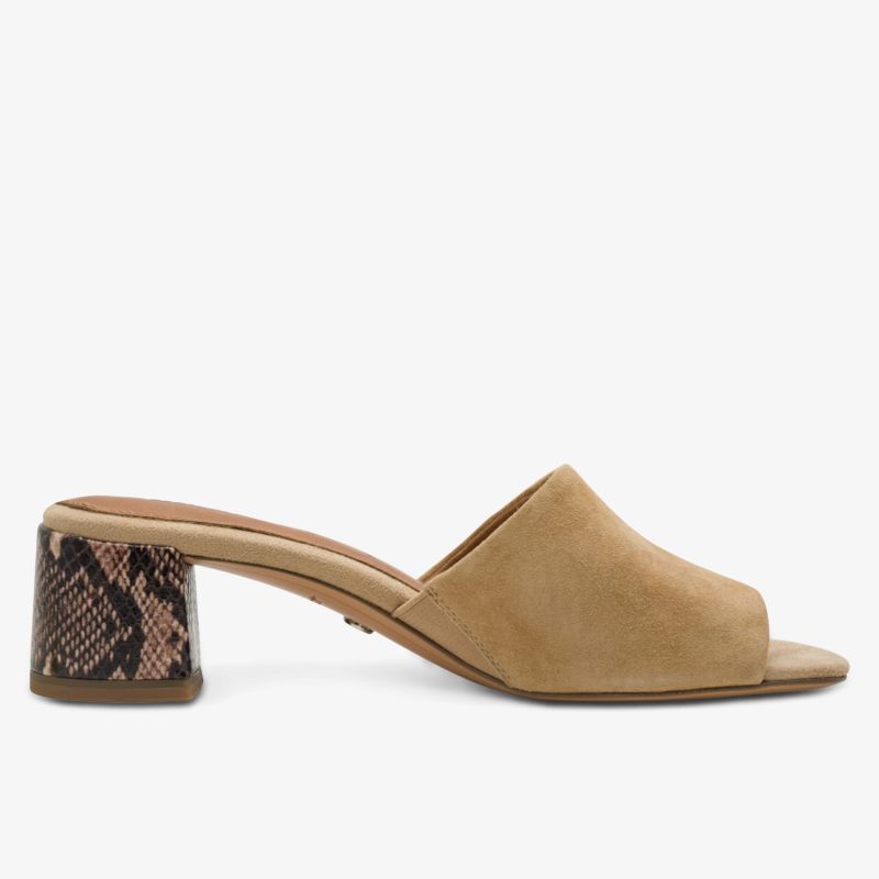 Elegante Mules mit komfortablem Absatz und Schlangenleder-Akzent.