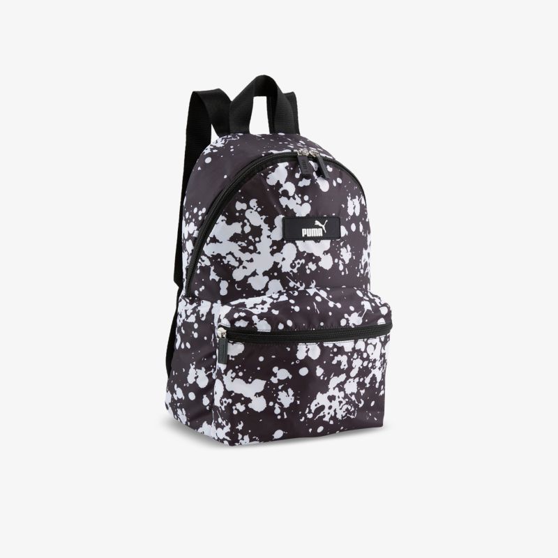 Moderner Rucksack mit trendigem Spritzmuster, geräumigem Hauptfach und robustem Design für vielseitige Nutzung.