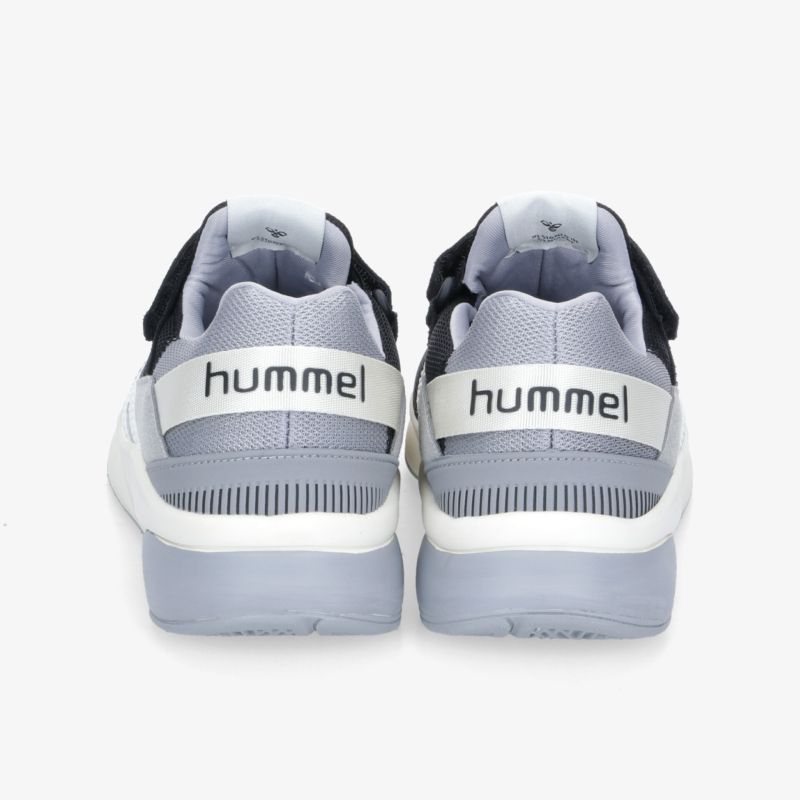 Moderner und stilvoller Sneaker von Hummel mit sportlichem Design und hohem Tragekomfort.