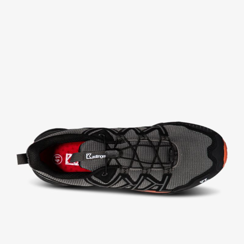Leichter, atmungsaktiver Sportschuh mit robuster Sohle für optimalen Tragekomfort.