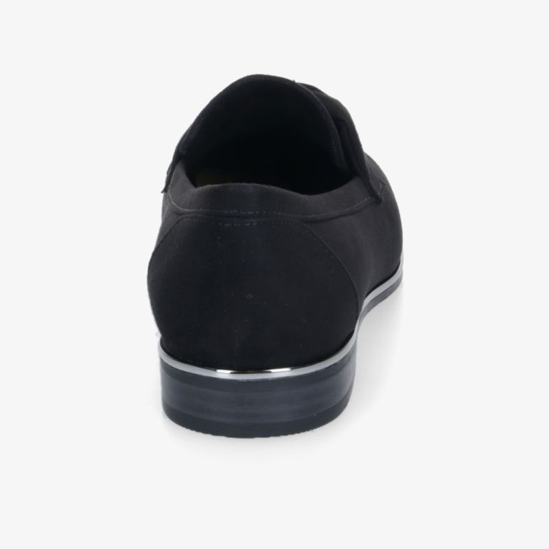Eleganter schwarzer Slipper aus hochwertigem Leder, komfortabel und rutschfest.