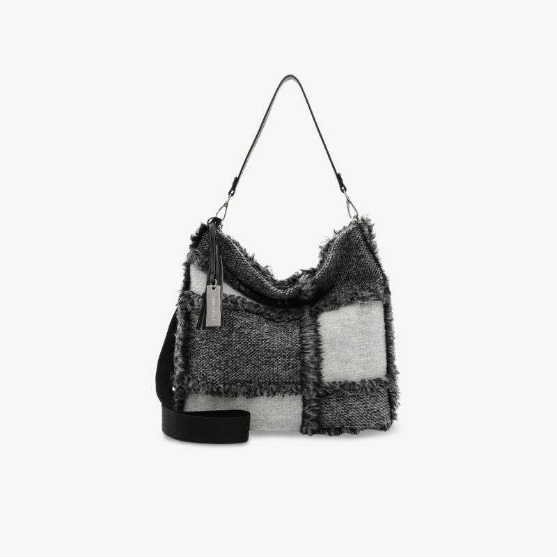 Schultertasche in Grau mit einzigartiger Textur und modernem Design, perfekte Wahl für stilvolle Auftritte.