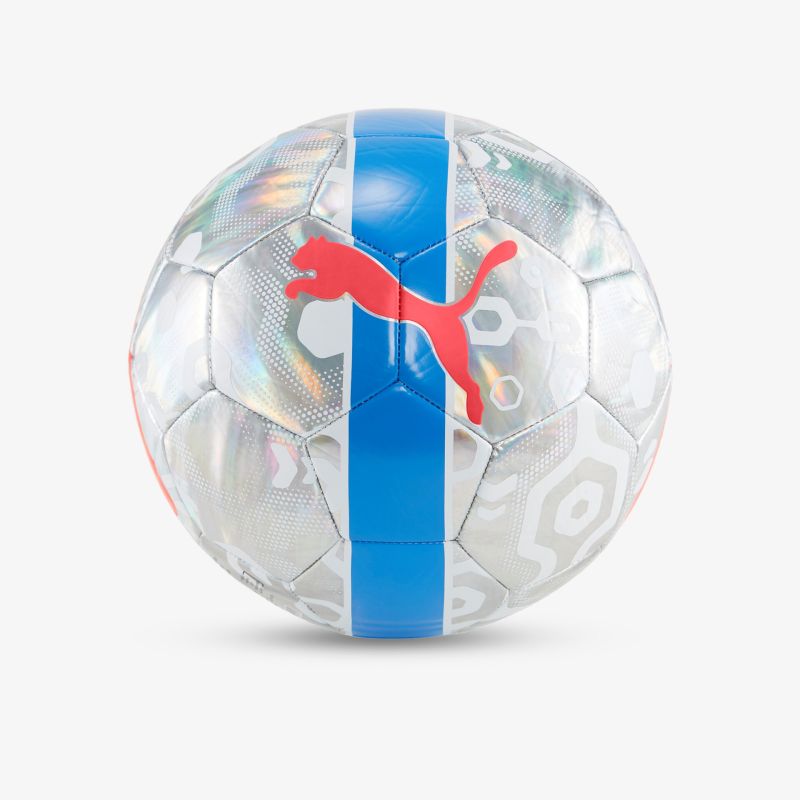 Innovativer Fußball mit blauem Streifendesign. Hervorragende Qualität und Spielkontrolle von Puma.