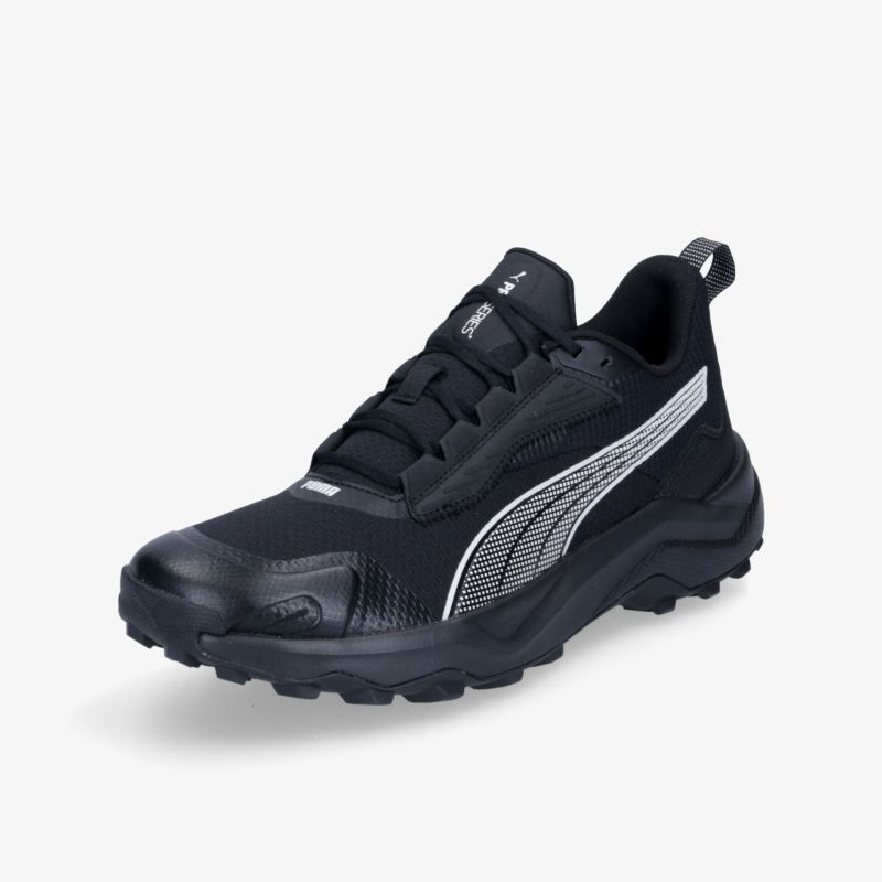 Schwarzer Sneaker mit markantem Design und robuster Sohle für optimalen Komfort beim Laufen.