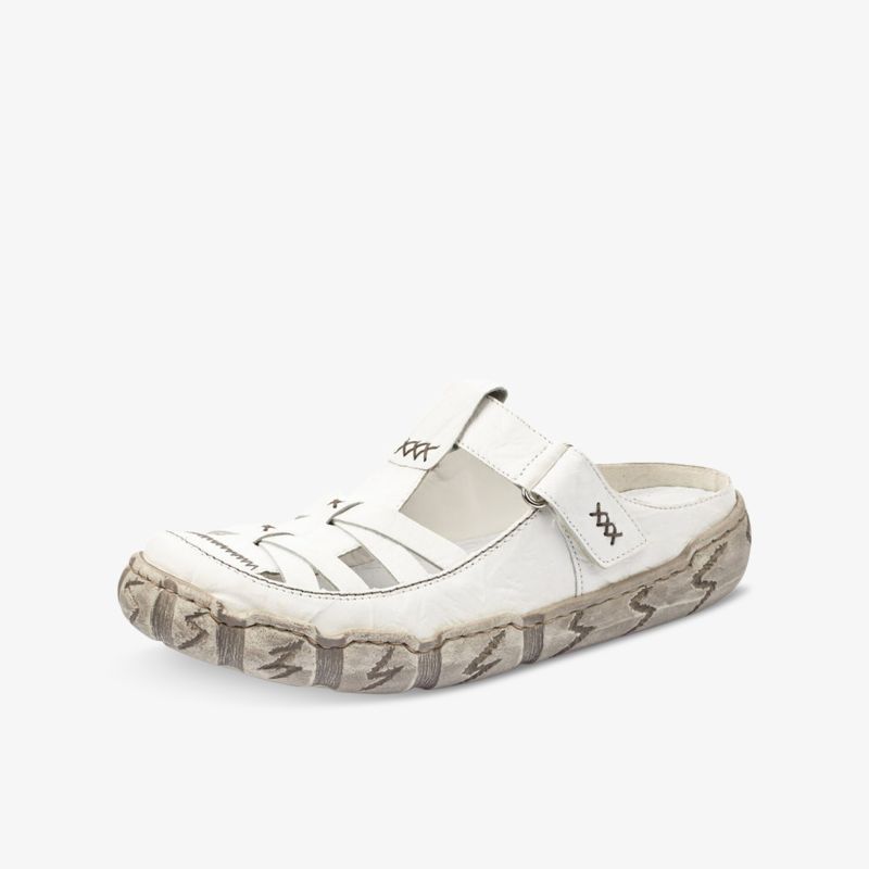 leichter und bequemer Schuh mit flexiblem Verschluss und rutschfester Profilsohle, ideal für sportliche Aktivitäten