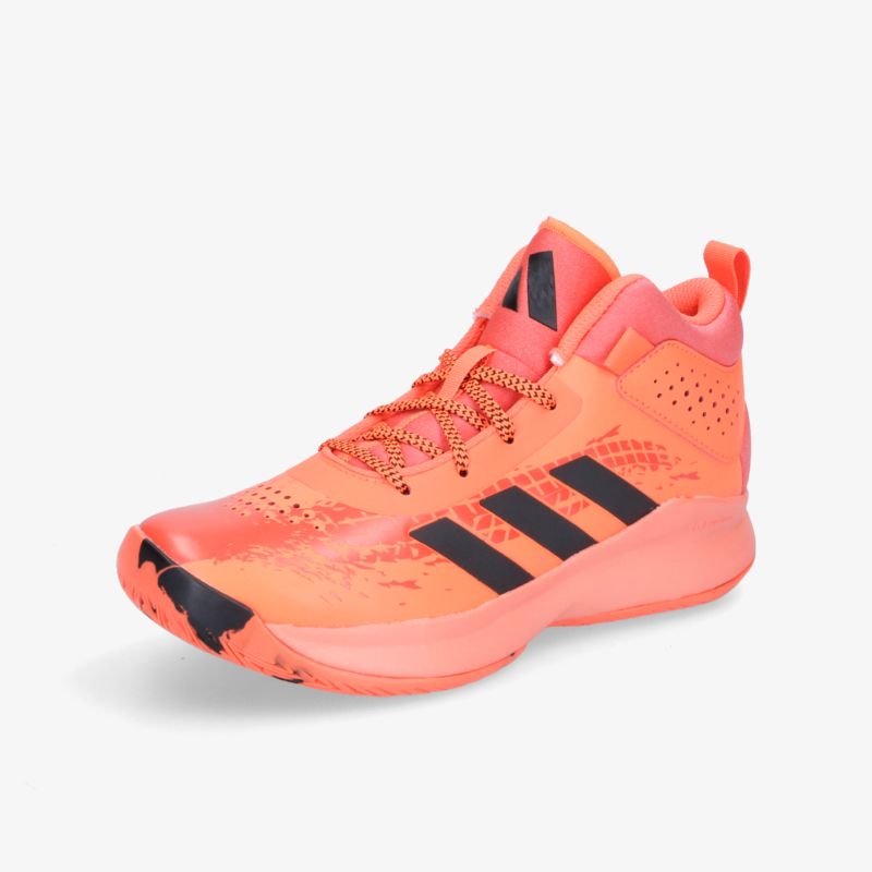 Moderner orangefarbener Basketballschuh mit schwarzem Streifendesign. Hervorragende Dämpfung und Stabilität für Sport.