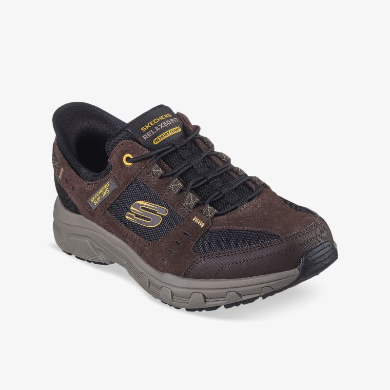 Robuster und bequemer brauner Sportschuh mit stabiler Sohle und praktischen Schnürsenkeln für vielseitige Freizeitaktivitäten