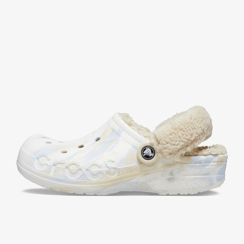 Komfortabler Schuh mit warmem Futter und rutschfester Sohle für vielseitige Einsatzmöglichkeiten