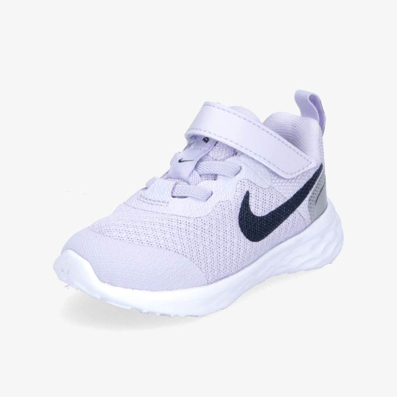 Leichter, atmungsaktiver Sneaker mit Klettverschluss und robustem Design für optimalen Komfort und Stil.