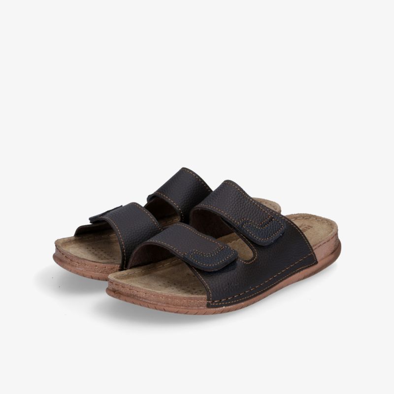 Bequeme Ledersandalen mit doppelten Riemen und ergonomischer Sohle für optimalen Tragekomfort.