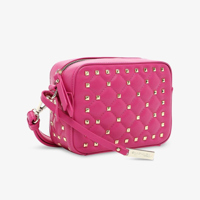 Modische rosa Handtasche mit Nieten und gepolsterter Struktur. Vielseitig einsetzbar durch verstellbaren Schulterriemen.