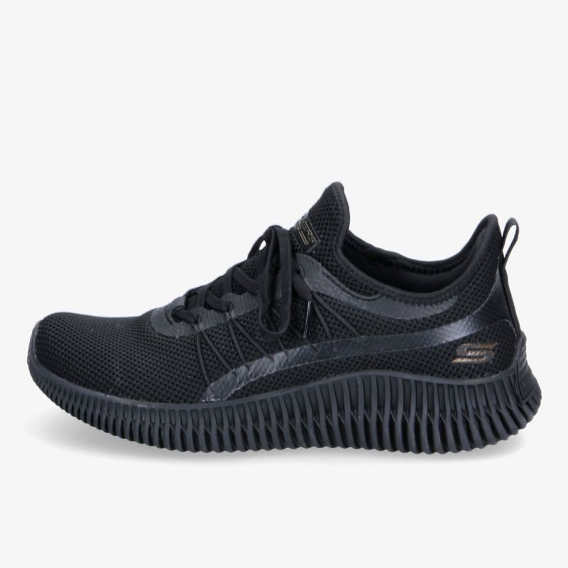 Schwarzer Sportschuh mit leichtem, atmungsaktivem Obermaterial und rutschfester Sohle für optimalen Komfort.