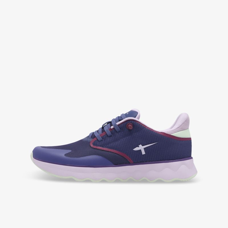 Leichter, atmungsaktiver Sportschuh mit rutschfester Sohle und bequemer Polsterung in modernem Design seitlich