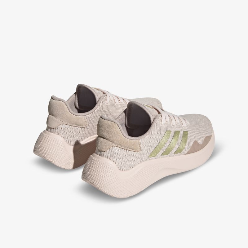 Beige Sneaker mit modernem Design und griffiger Sohle, ideal für sportlichen und stilvollen Look.