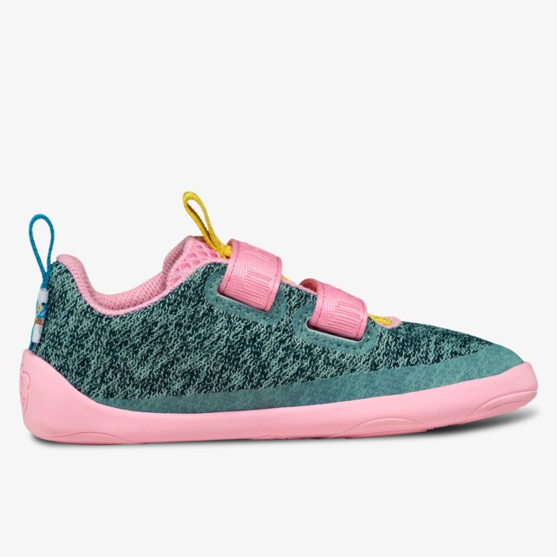 Leichter Sneaker mit Klettverschluss, atmungsaktivem Material und rutschfester Sohle für hohen Tragekomfort