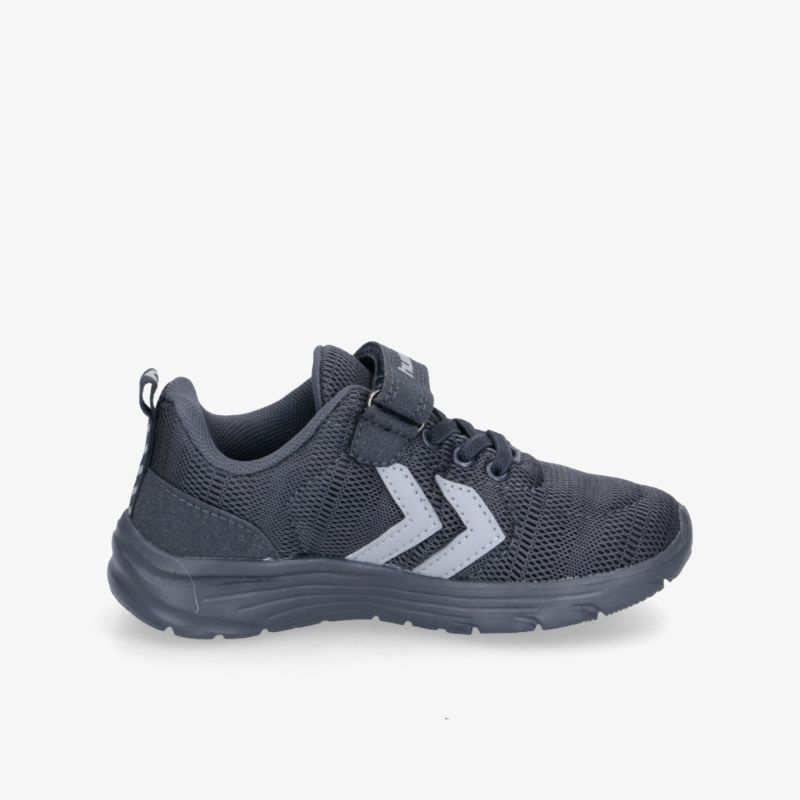 Moderner, atmungsaktiver Sneaker in dunkler Farbe mit robustem Design und bequemer Passform