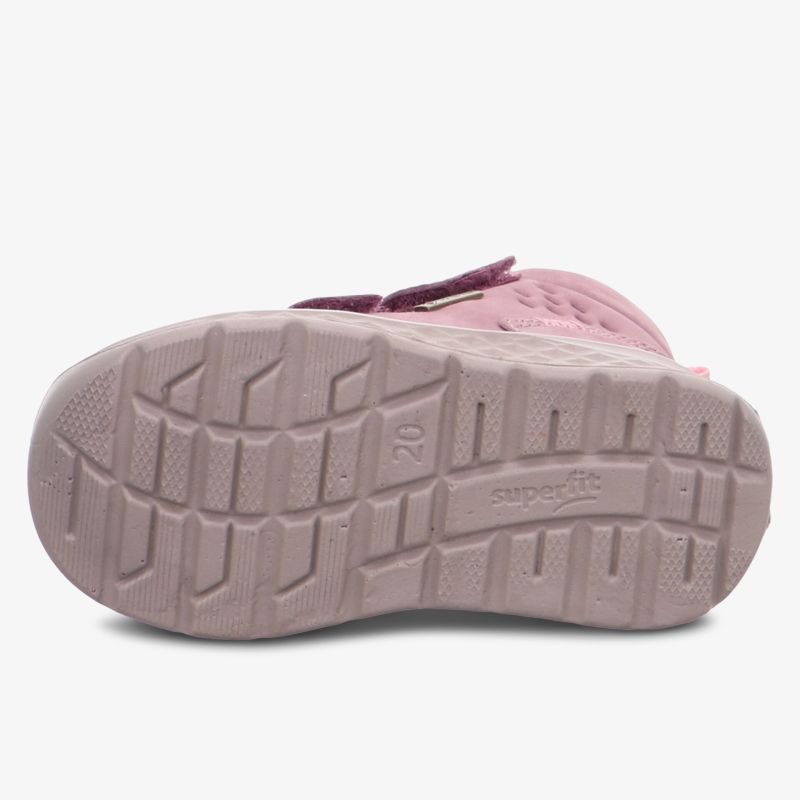 Robuste, rutschfeste Schuhsohle mit flexiblem Profil für optimalen Halt und Komfort bei jedem Schritt