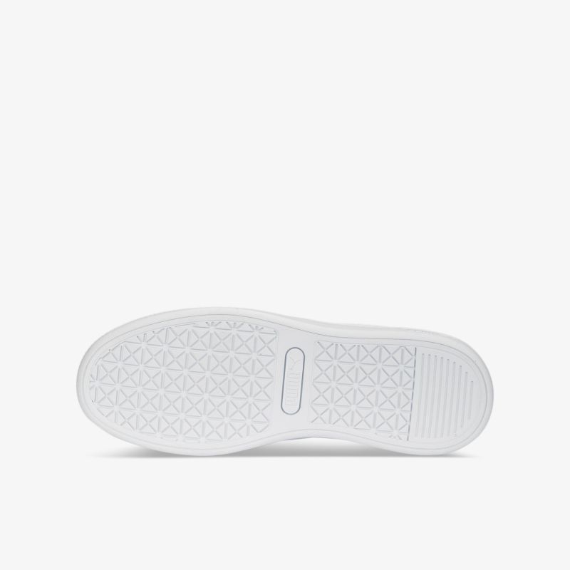 Weiße Sneaker-Sohle mit rutschfestem Profil für optimalen Halt und langlebige Nutzung