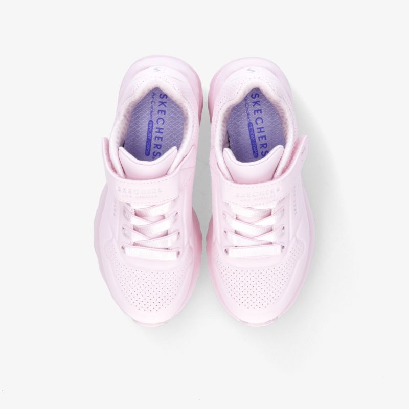 Moderne rosa Sneaker mit atmungsaktivem Material und bequemer Passform, ideal für sportliche Aktivitäten.