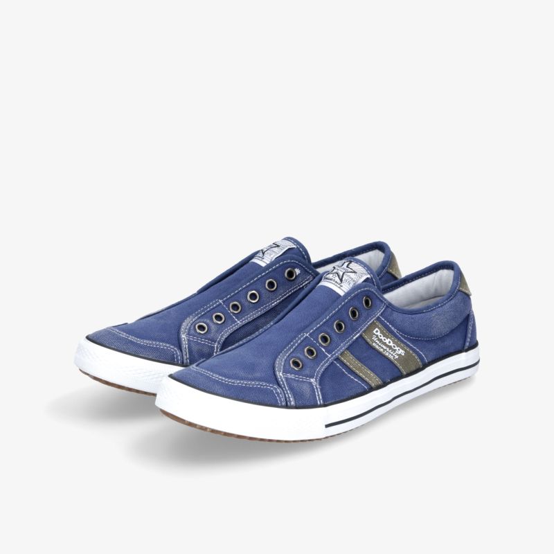 Bequeme blaue Sneaker mit stilvollem Design und schnürlosem Einstieg für einen modernen Look.