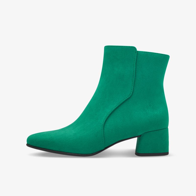 Grüner Stiefel mit samtigem Material und stabilem Blockabsatz für eleganten und komfortablen Halt