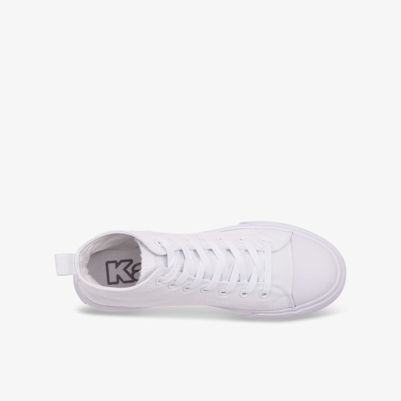 Klassischer weißer Sneaker mit Schnürverschluss, ideal für vielseitige alltägliche Outfits und bequemen Tragekomfort.