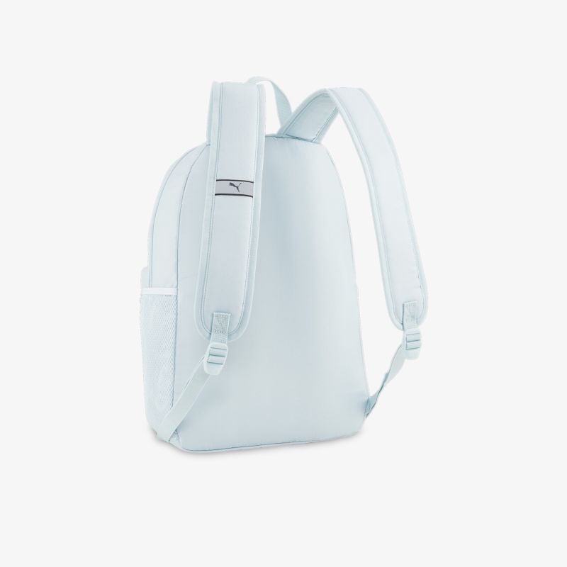 Moderner weißer Rucksack mit gepolsterten Schultergurten und schlichtem, funktionalem Design seitlich dargestellt