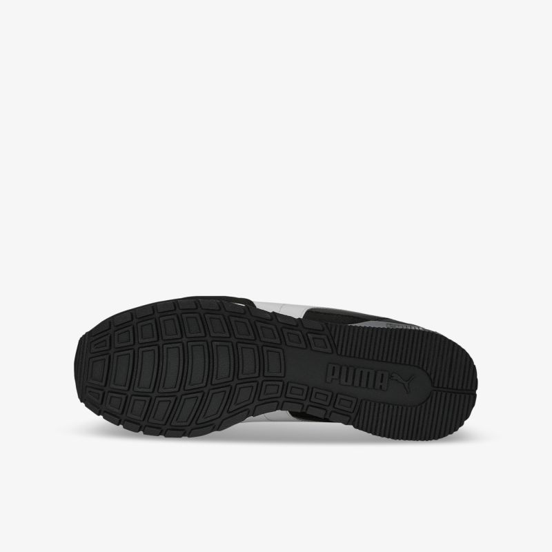 Sportliche Schuhe mit rutschfester Sohle, bequemem Tragekomfort und langlebigem Design für vielseitige Aktivitäten.