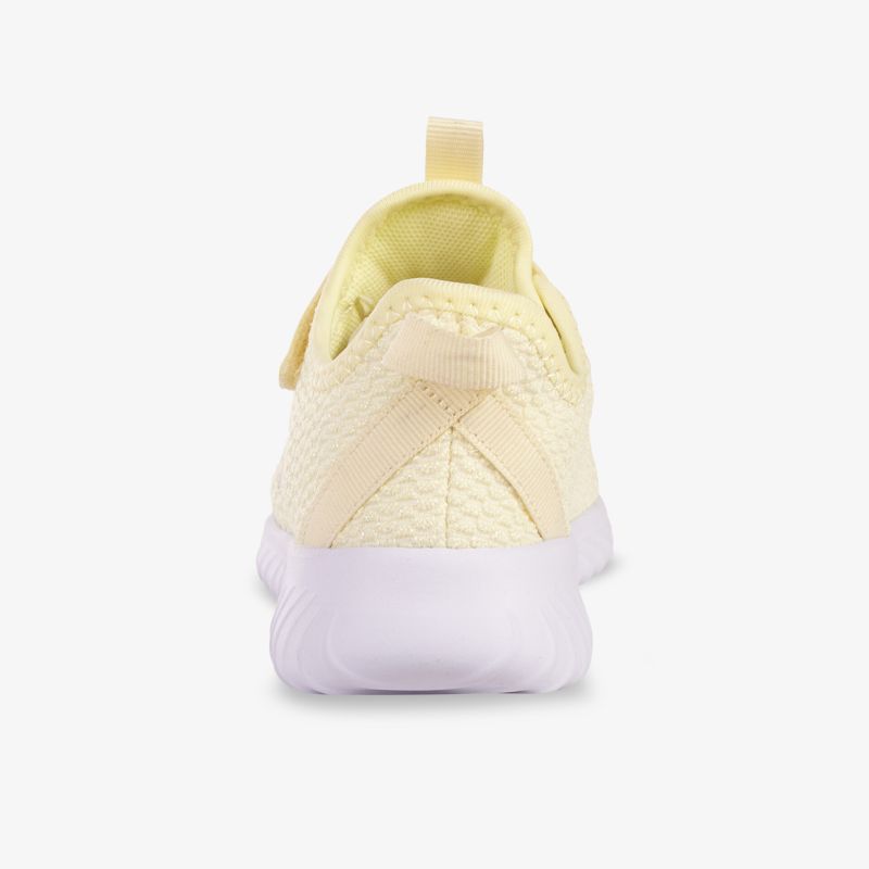 Moderner Schuh mit atmungsaktivem Obermaterial und stoßdämpfender Sohle für ganztägigen Komfort.