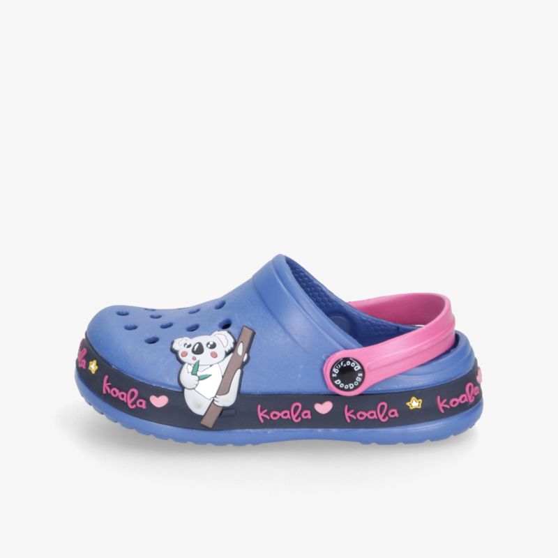 Bequemer blauer Crocs-Schuh mit rosa Fersenriemen, verzierter Koala-Print und atmungsaktiven Löchern