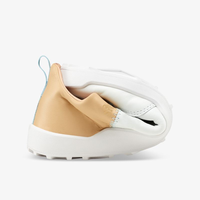 Flexibler Schuh in modernem Design mit bequemer Passform und biegsamer Sohle für maximalen Komfort.
