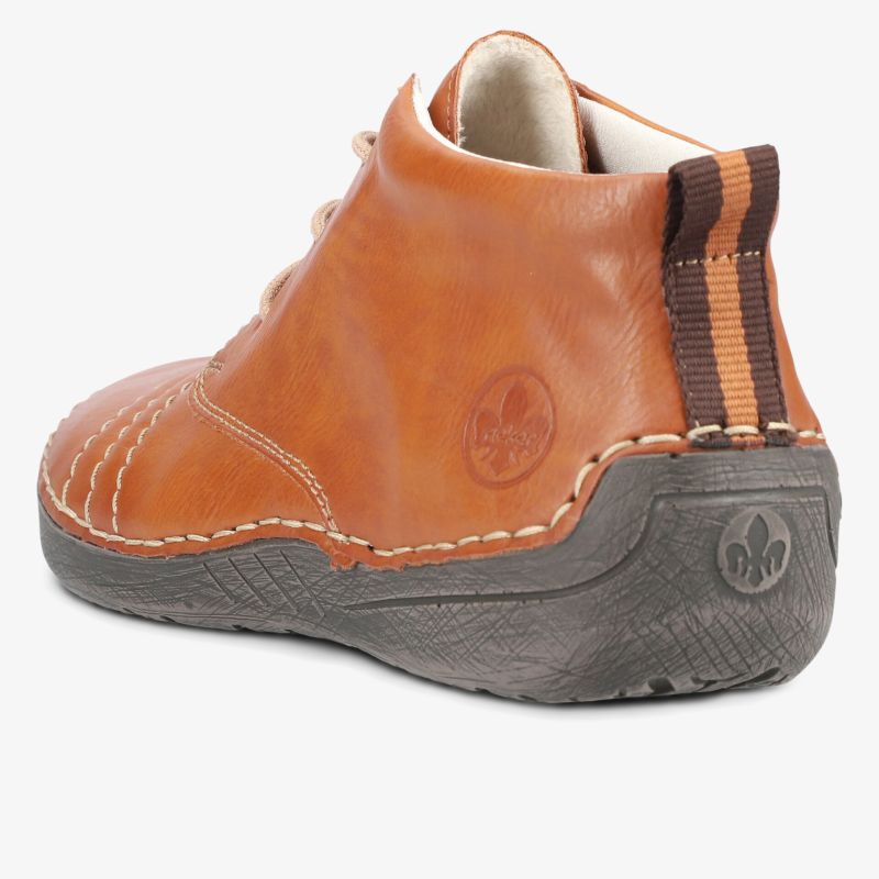 Robuster Lederschuh mit handgenähter Naht und rutschfester Sohle, bequemer und langlebiger Freizeitbegleiter