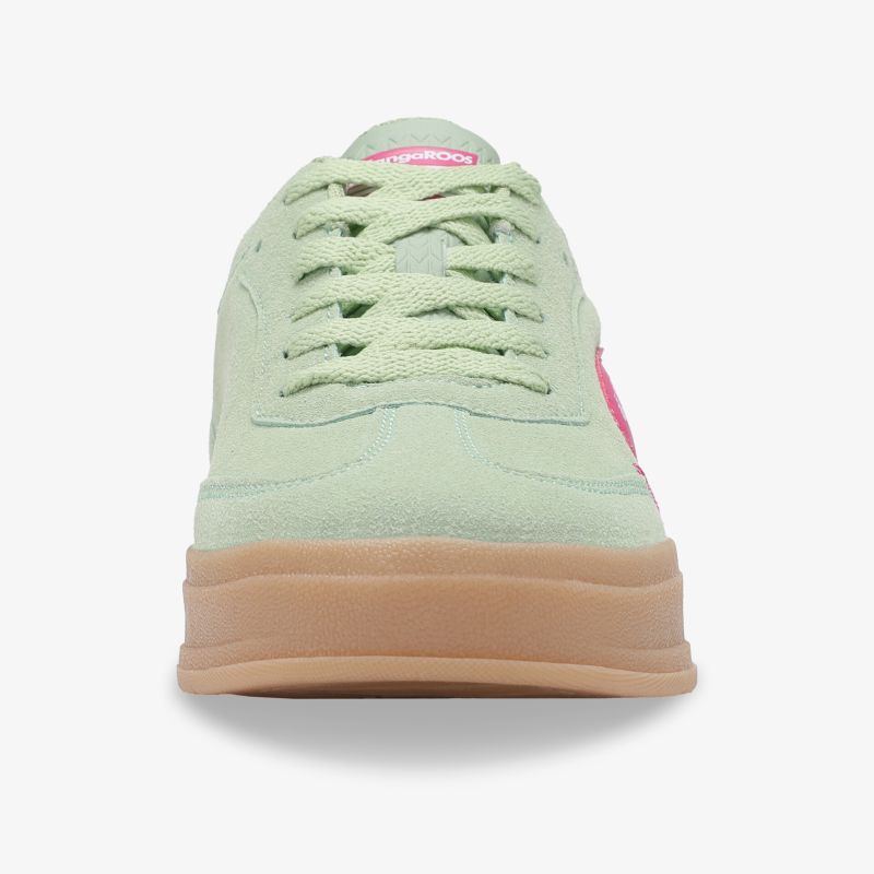 Sportlicher Schuh in Pastellgrün mit robuster Gummisohle und komfortabler Schnürung für optimalen Halt