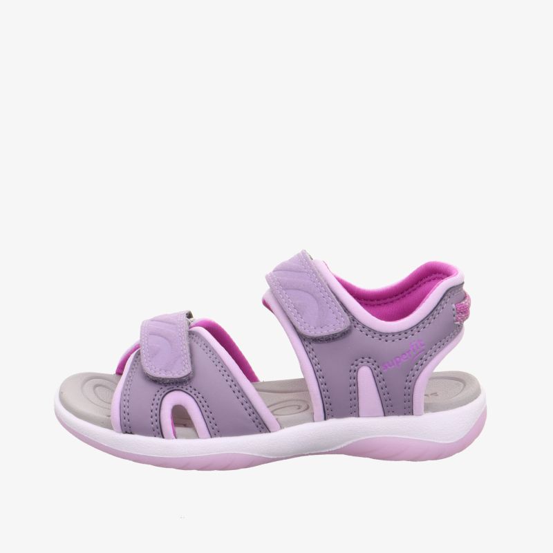 Komfortable lila Sandalen mit verstellbaren Riemen und atmungsaktivem Material für tägliches Tragen.