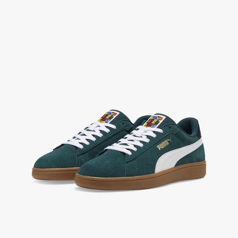 Wildleder Sneaker mit klassischem Design, komfortabler Passform und robuster Gummisohle in Braun
