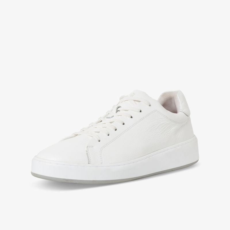 Moderner weißer Sneaker in schräger Vorderansicht mit bequemer Passform und hochwertigen Materialien