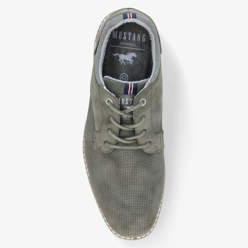 Leichter, atmungsaktiver Sneaker mit schnürung und flexiblem Sohlenprofil, moderner Stil und hoher Tragekomfort