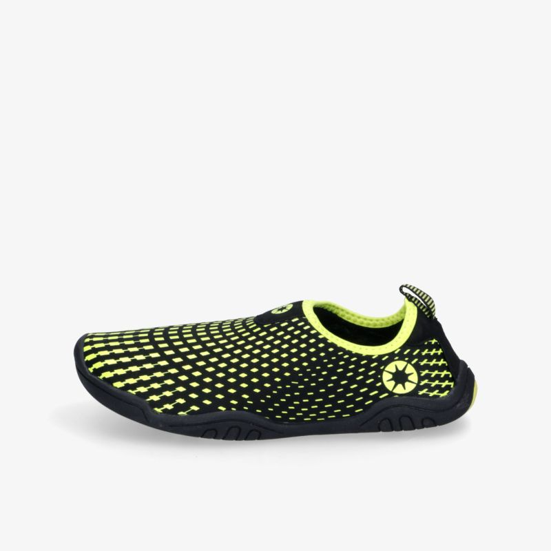 Leichter und flexibler Wasserschuh in Schwarz und Gelb mit rutschfester Sohle, ideal für Outdoor-Aktivitäten