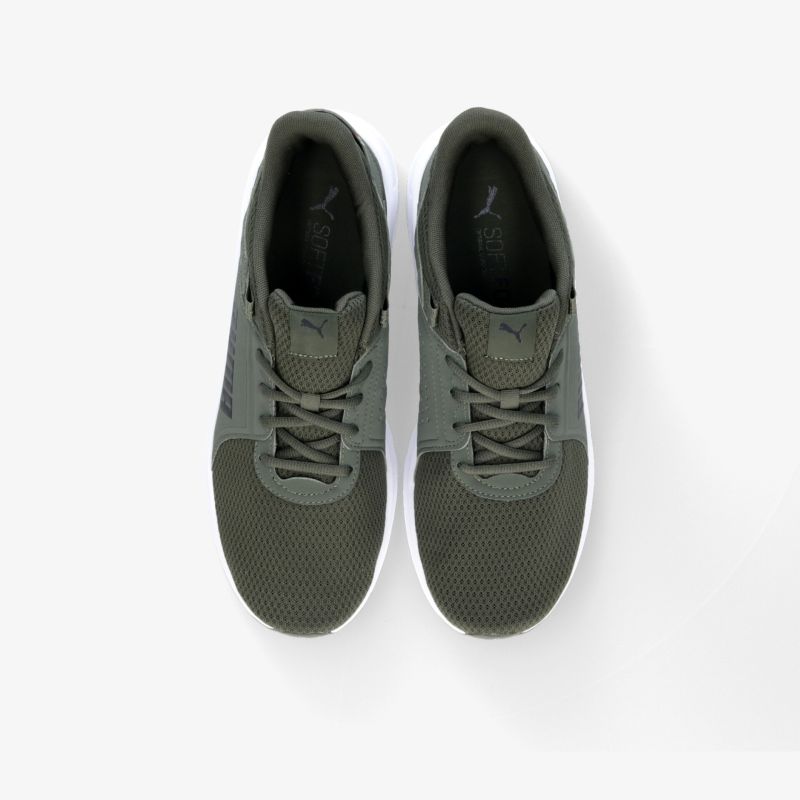 Moderne graue Sneaker von oben, ideal für Freizeit und Sport mit hoher Tragekomfort