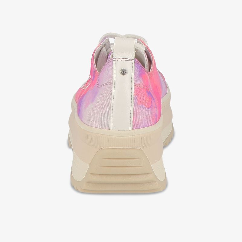 Stilvoller Schuh mit farbenfrohem Design und robuster Sohle für optimalen Komfort.