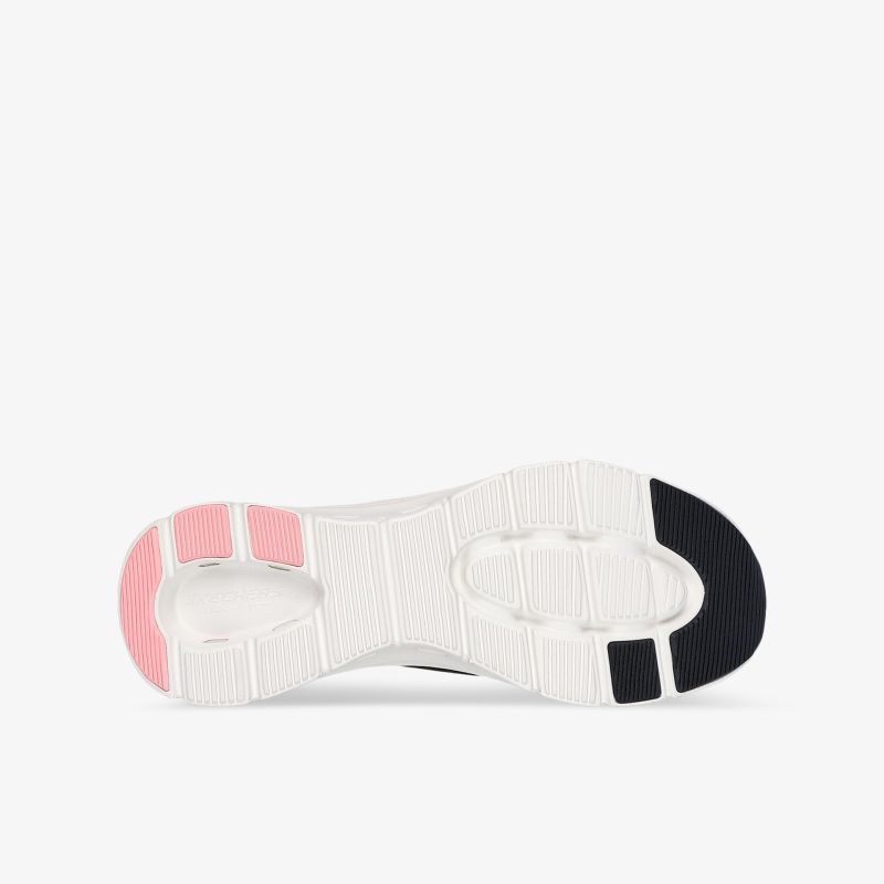 Rutschfeste und robuste Sportschuhsohle mit flexiblem Profil für optimalen Halt und hohe Langlebigkeit