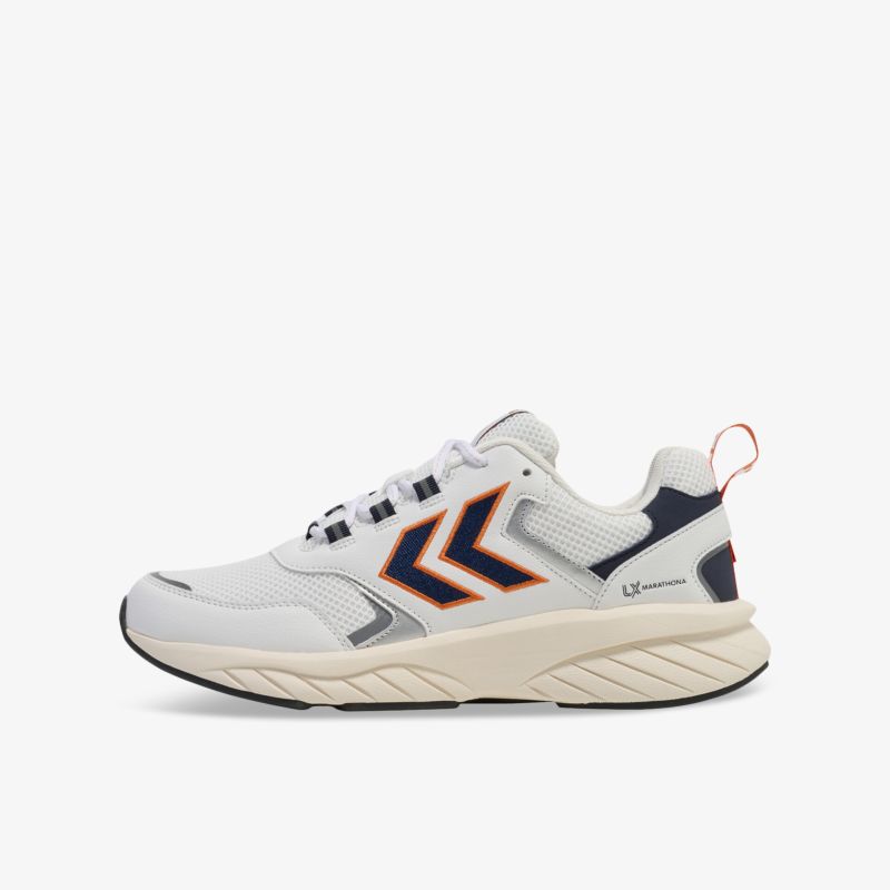 Moderner Sneaker in Weiß mit eleganten Details und bequemer Laufsohle für maximalen Komfort.