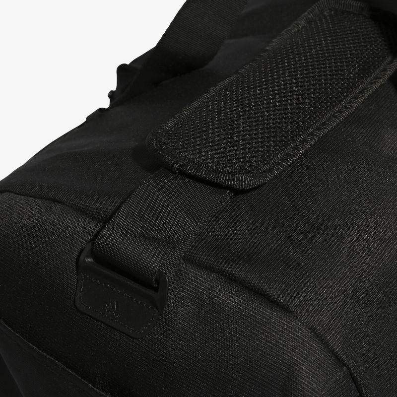 Robuste schwarze Tasche mit verstärktem Trageriemen für vielseitige Nutzung