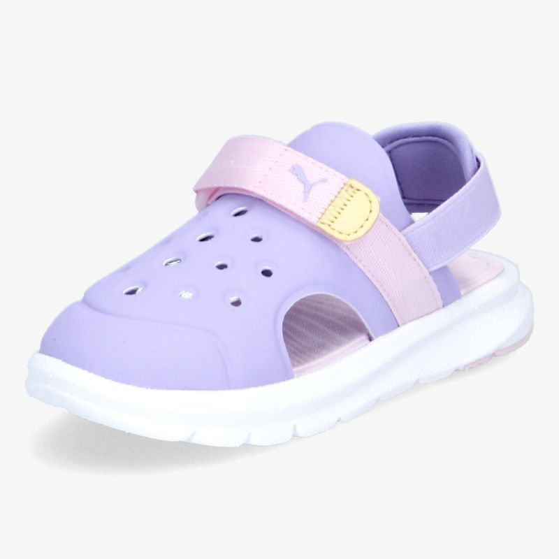 Komfortable, violette Sandale mit verstellbarem Riemen und rutschfester Sohle, ideal für warme Tage.