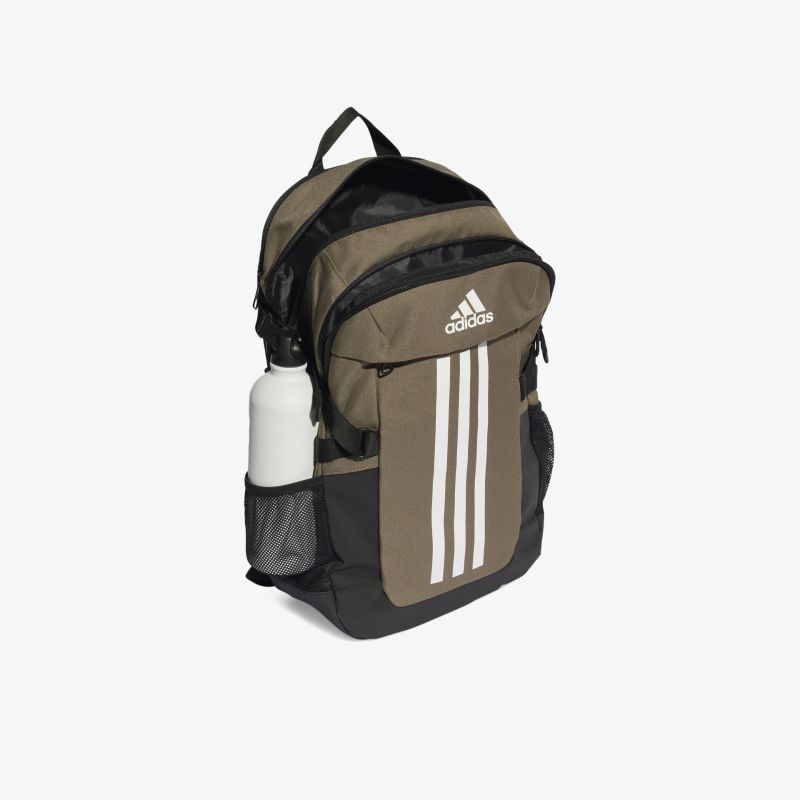 Moderner Rucksack von Adidas mit geräumigem Design und stilvollem Look, ideal für Alltag und Sport.
