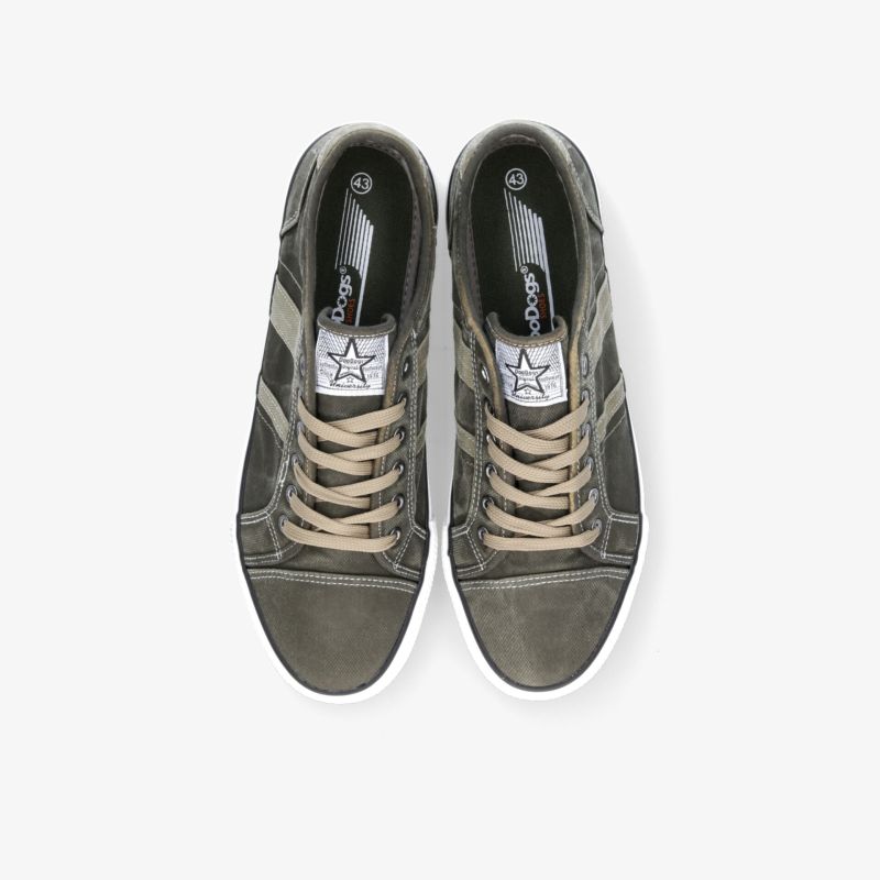 Moderne Sneakers in Grau-Tönen mit komfortabler Passform und robuster Sohle, perfekt für den Alltag.